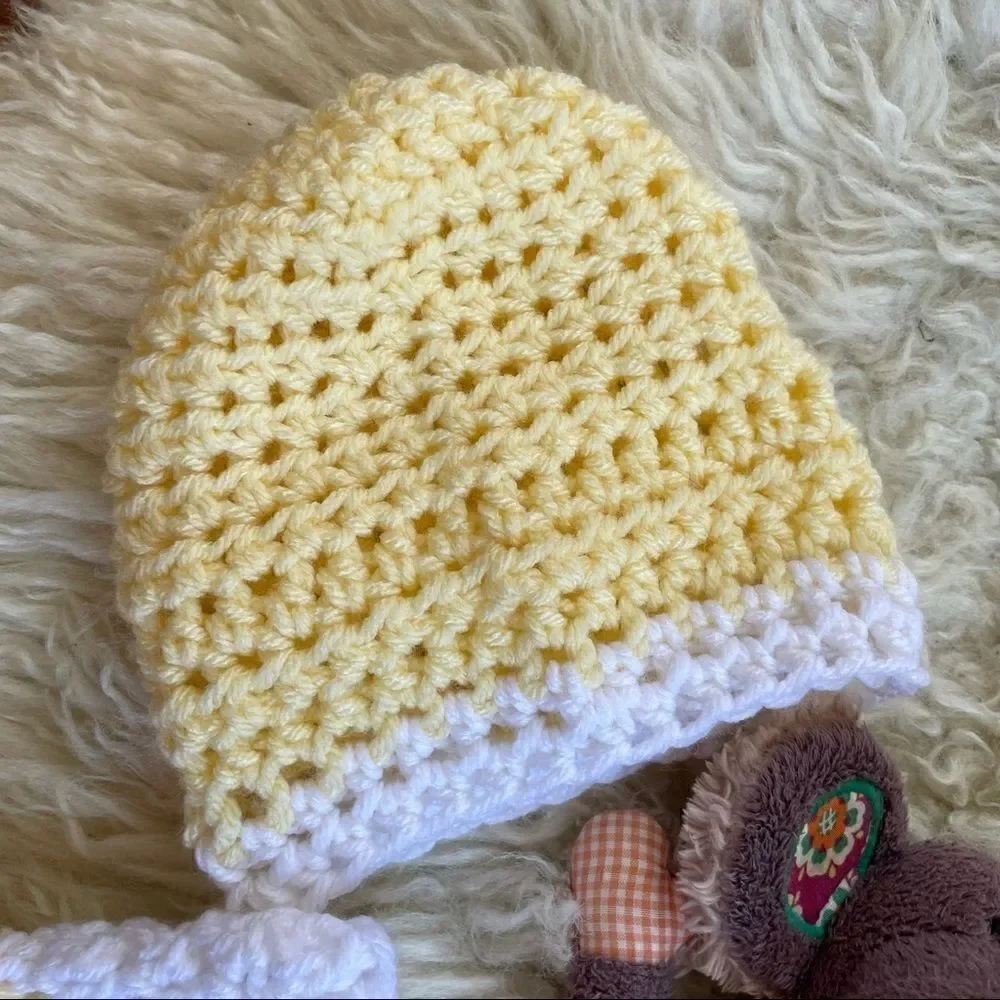 Custom Made Knit Newborn Hat and Shoes NWOT